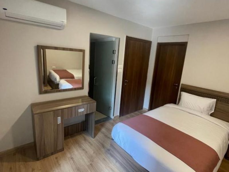 Deluxe Room (2 Adults + 1 Child)
